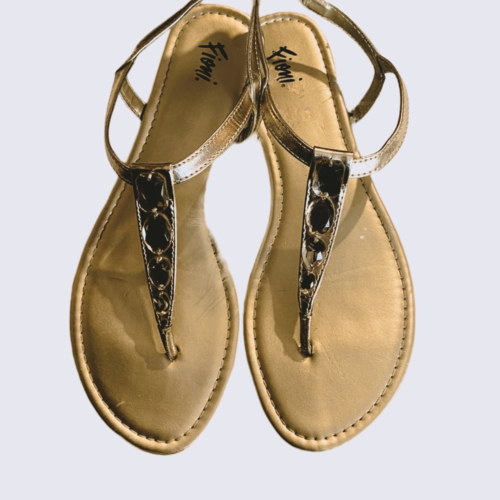 Fioni sandals size 9